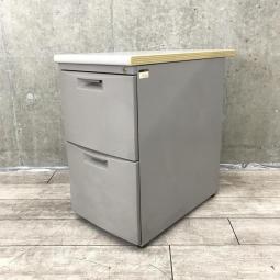 【4台入荷】【デスク横に置いて収納と作業スペースを同時に確保！ファイル収納に強い2段タイプ！】■イトーキ（ITOKI）製　CZNシリーズ　2段脇机　W400×H700mm　■シリンダー錠　■ニューグレー　※日焼け・スレ有【T4】