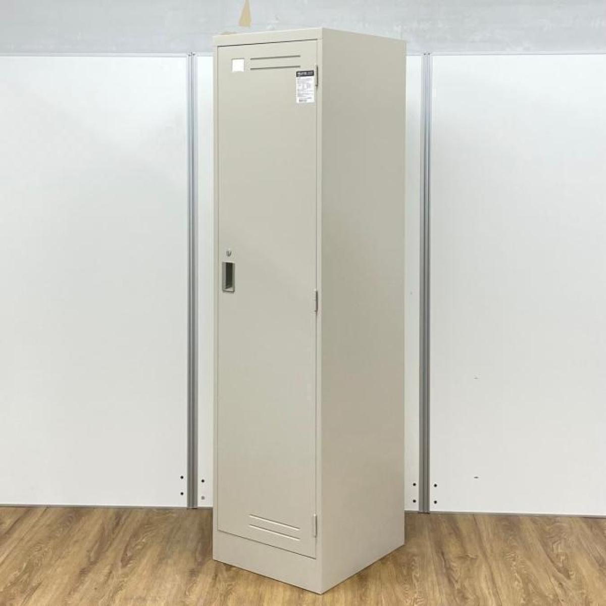 【関西倉庫在庫品（G）】【安心の国内メーカー！掃除用具入れにもおすすめ！】■コクヨ（KOKUYO）製　LKシリーズ　1人用ロッカー　更衣用ロッカー　W455×D515㎜　■シリンダー錠　■ニューグレー　【弊社使用欄：A01044344】
                        LKロッカー
                                    中古
            
