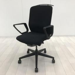 【シンプルデザイン × しっかりした座り心地！】■ウチダ（UHIDA/内田洋行）製　クレネ（KRENE）チェア　肘付　ハイバック　■サークル肘　■ブラック