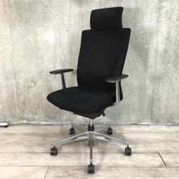 【包み込まれるような座り心地！エアランバーサポートが腰を柔軟にサポート！】■コクヨ（KOKUYO）製　プント（PUNTO）チェア　肘付き　ハイバック　■エアランバーサポート機能　■固定肘　■ブラック