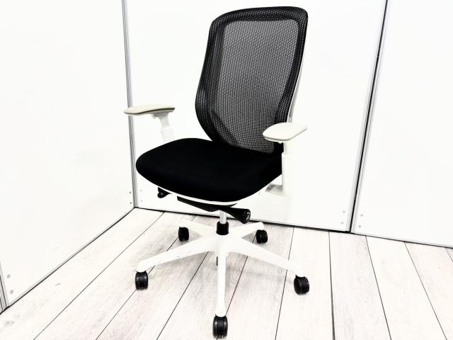 【中古】シルフィーメッシュ  オカムラ（okamura） 肘付ハイバックチェア