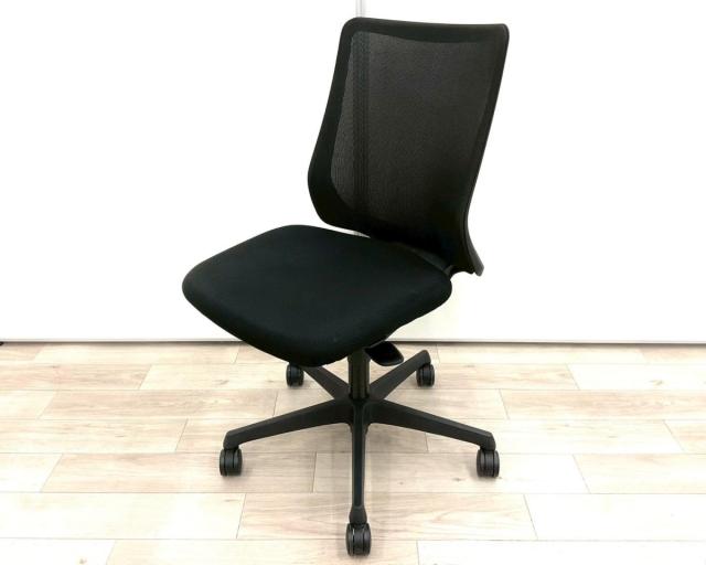 【中古】フルーエントチェア  オカムラ（okamura） 肘無ローバックチェア