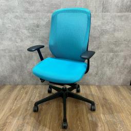 オカムラ製の人気チェア【シルフィー/ライトブルー色/固定肘】が入荷しました！/オススメ(おすすめ) /人気商品【弊社使用欄：A01053665
】