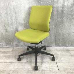 【背骨のS字形状にジャストフィット！スタイリッシュなデザインで快適なワーキングチェア！】/オススメ(おすすめ) /人気商品【弊社使用欄：A01055983】■コクヨ（KOKUYO）製　ウィザード2チェア（Wizard2）肘無ローバック　■ランバー付　■オリーブグリーン