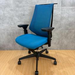 【在庫入替セール品！（本在庫限定価格）】【体格差に応じて最適にサポートする高機能ワーキングチェア！】■コクヨ製　デュオラチェア　可動肘付　ターコイズプルー　ハンガー付【KOKUYO　Duora】★A01034998