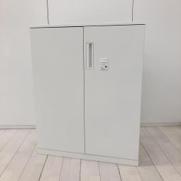 【収納物がひとめで分かる両開き戸！カギの持ち歩き不要なダイヤル錠タイプ！】■コクヨ(KOKUYO)製　エディア(EDIA)シリーズ　両開き書庫　ローキャビネット　H1120㎜　■天板付き　■ホワイト　■ダイヤル錠