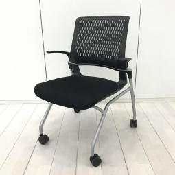 【在庫入替セール品！（本在庫限定価格）】【高いデザイン性と長時間利用でも快適な座り心地のミーティングチェア！】■コクヨ（KOKUYO）製　オルディナ（Ordina）チェア　肘無しミーティングチェア　ネスティングチェア　■背面:座面クッション×ブラック【弊社使用欄：A01044164】【HU】