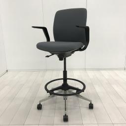 【立ち作業も、座り作業も。現場を選ばないハイポジションチェア！】■ウチダ（UCHIDA）製　カリッサ（CARISSA）シリーズ　ハイチェア　カウンターチェア　■肘付き・足掛けリング付　■キャスタータイプ　■グレー　【弊社使用欄：A01069764】