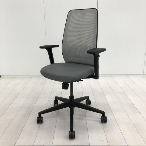 【中古】Personality  Steelcase（スチールケース） 肘付ハイバックチェア