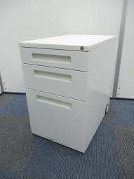 定番/おすすめ　イナバ（inaba）製　3段ワゴン ホワイト　シリンダー錠