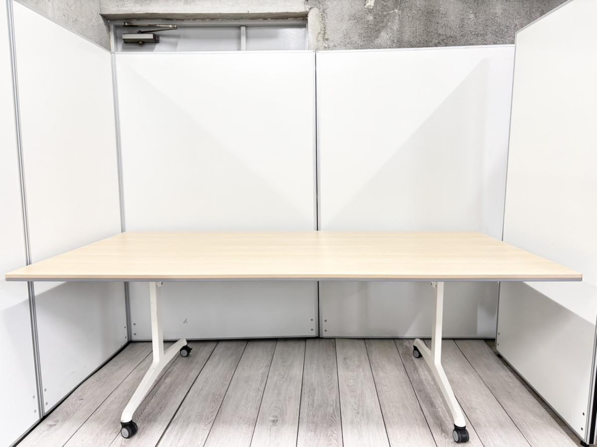 事務所にいかがでしょうか。フラップテーブルと椅子の4脚 事務所にいかがでしょうか。フラップテーブルと椅子の4脚
