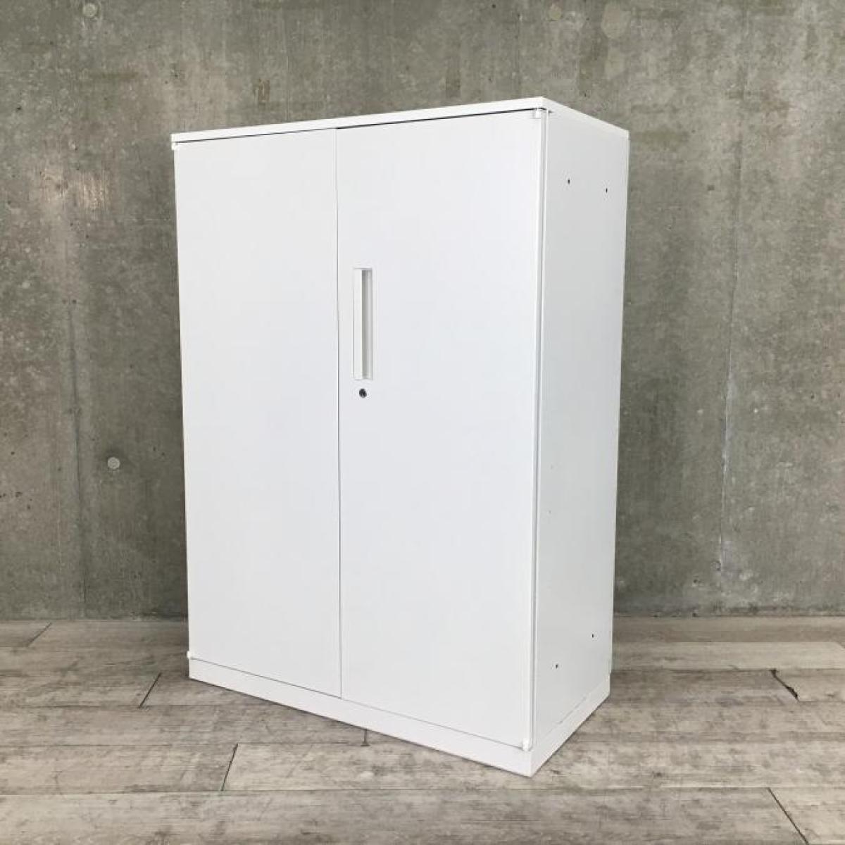 使いやすさを追求したスタンダードなデザイン！ちょっぴり大きいH1270㎜タイプ！便利な天板付き！
■内田洋行/HS/ホワイト　両開き書庫　ホワイト　天板付　W900×D450×H1270mm
                        HSシリーズ
                                    中古
            