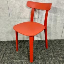 【ぞの】vitra/ヴィトラ　APC / オールプラスチックチェア　レッド　ジャスパーモリソン　が入荷しました！　　《オフィスバスターズ福岡博多店は、福岡を拠点として、日本全国へ中古オフィス用品・オフィス家具を提供しております》