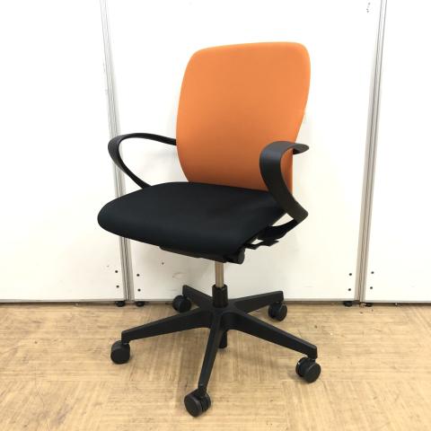 【中古】フルゴ  イトーキ（ITOKI） 肘付ローバックチェア