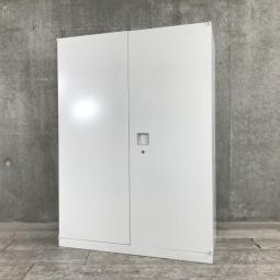 ちょっと大きいサイズがポイント！A4ファイルを4段収納可能な観音開きタイプの単体キャビネット！H1250mmの両開き書庫　
■オカムラ/レクトライン/ホワイト　通常のキャビネットでは少し収納が足りない…そんなお客様におすすめ！！