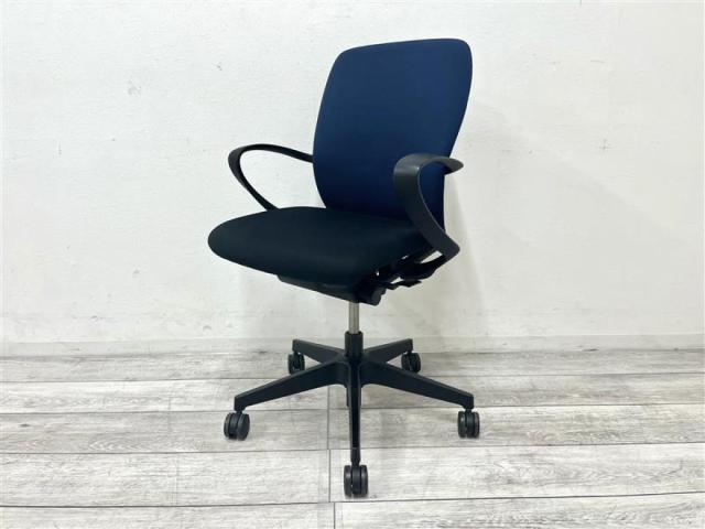 【中古】フルゴ KF-446GB-T1T1B2 イトーキ（ITOKI） 肘付ローバックチェア