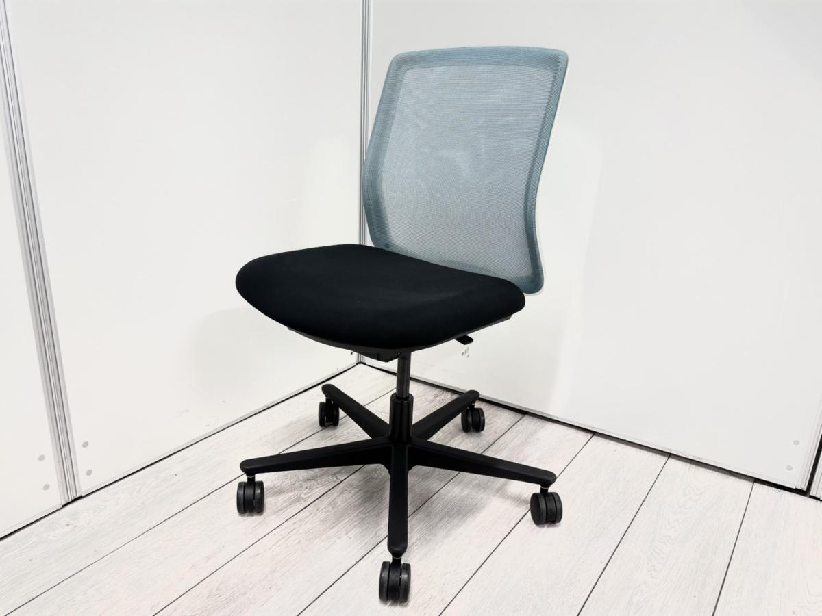 ローコストながら使い勝手抜群、シンプルフォルムのOAチェア！大人気背面メッシュチェアが入荷！ 
■内田洋行/カリッサ2 (CARISSA2)/背面：アクアブルー×座面：ブラック　フレーム：ホワイト
                        カリッサ
                                    中古
            