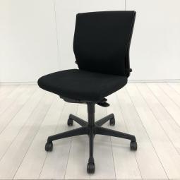 訳あり品【在庫入替セール】■オカムラ（okamura）製　エスクードチェア　肘無ローバック　■ブラック【A01048382】