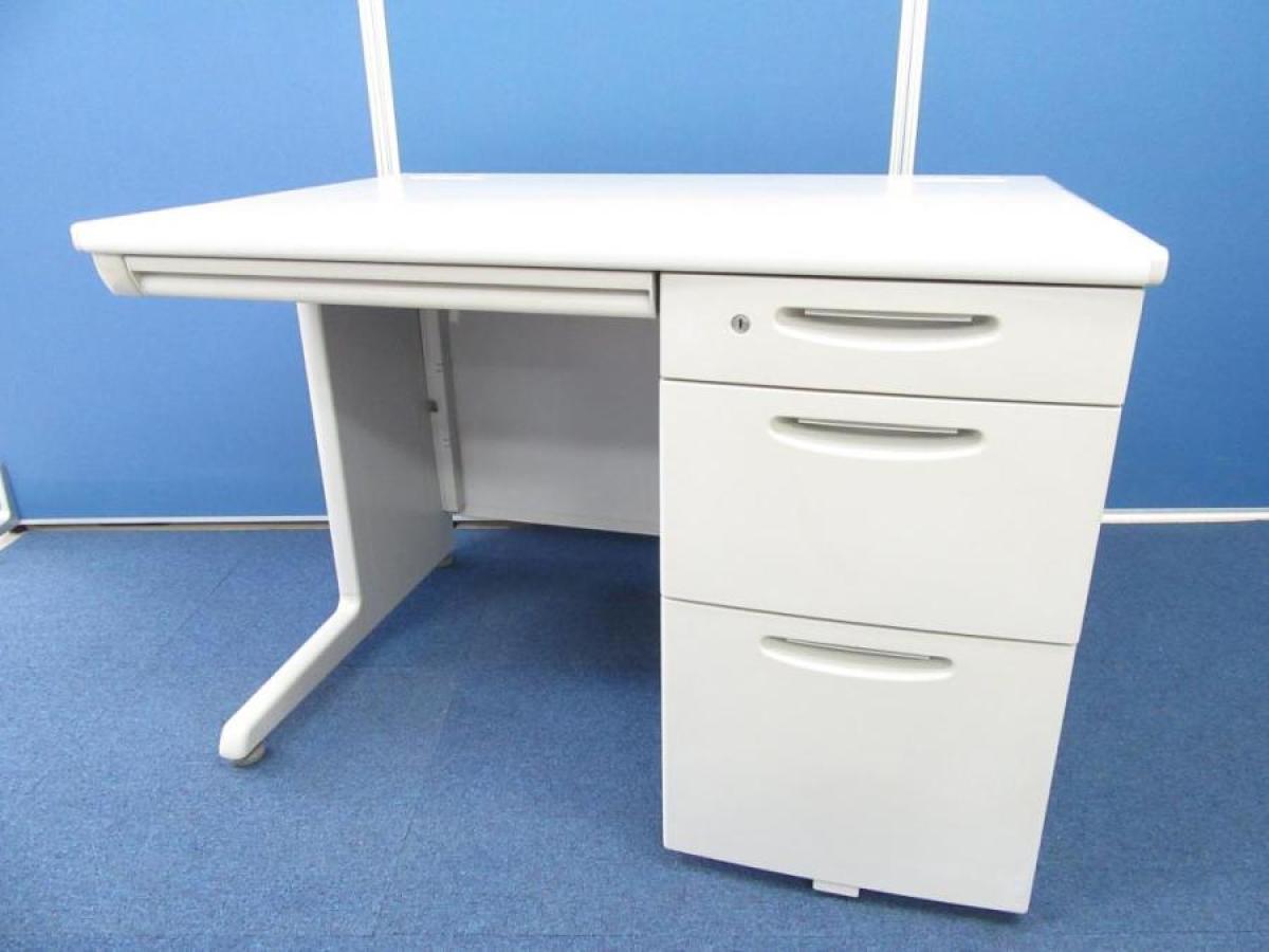 【3段引き出し一体型で圧倒的な収納力！定番シリーズのコンパクト事務机！】■オカムラ（okamura）製　SDシリーズ　片袖机　W1000×D700㎜　■シリンダー錠　■ライトグレー　※日焼け混在
                        SDシリーズ
                                    中古
            