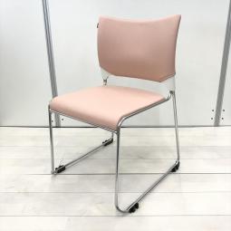 【未使用品】【打合せスペースや休憩スペースなど使いどころ様々！】■オカムラ　レーテシリーズ　スタッキングチェア　ローズピンク　■スタンダードなデザインで使いやすい！