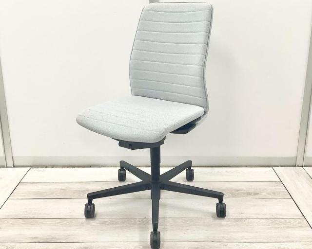 【中古】ファブレ クッション C01S-102-B コクヨ（KOKUYO） 肘無ローバックチェア