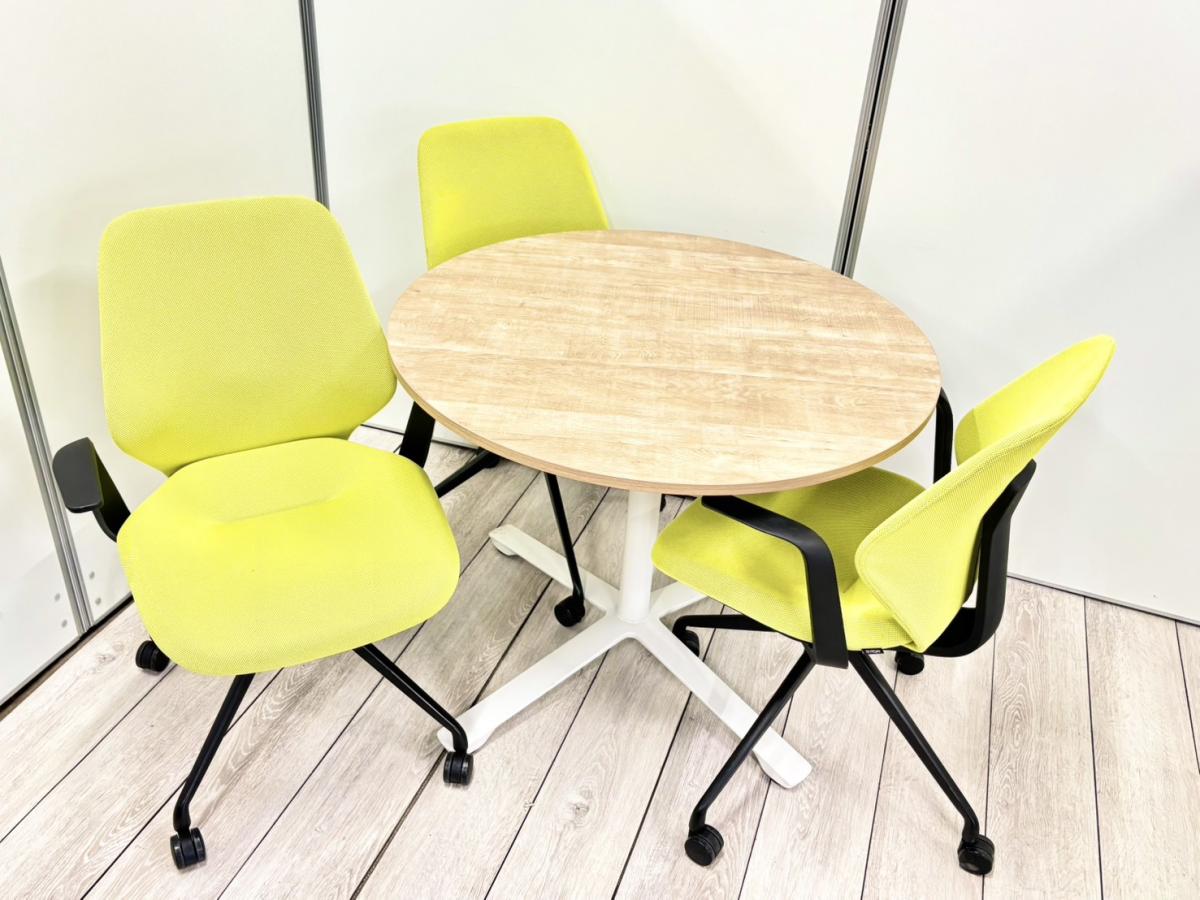 おしゃれな丸テーブルと人気ミーティングチェア3脚のセット商品！リフレッシュルームなどにおすすめ！
 ■テーブル：イトーキ/ホバー/ナチュラル　イトーキ/キュアチェア（QuA）/シトラスグリーン　Φ900㎜　ABW
                        その他シリーズ
                                    中古
            