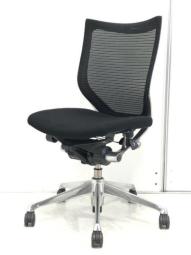 チェア探しに迷ったらコレ！長時間のデスクワークも快適にサポート！ワンランク上の大人気ワーキングチェア！
■オカムラ/バロンチェア（baron）/ブラック　ポリッシュ