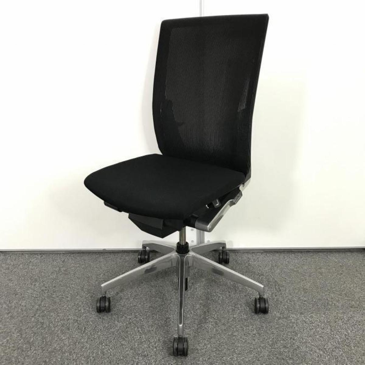 【在庫入替セール品！】大きな背面が体にフィット！通気性がよく長時間でも快適な高級チェア！スタイリッシュなストライプレイヤー！
■イトーキ/ヴェント/ブラック
                        ヴェントチェア
                                    中古
            