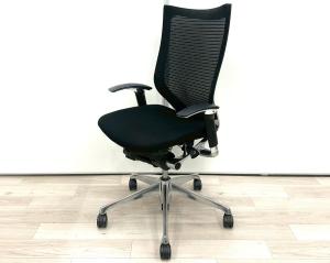 【在庫入替セール】■オカムラ/okamura　■バロン/Baron　■ブラック（black）　■肘付き/可動肘　■ハイバック　■背面/メッシュ　■座面/布　　■オススメ/大人気/定番商品　　【弊社使用欄：A01026819】