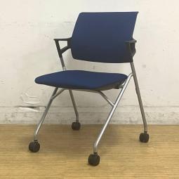 ネスティングチェア　コクヨ　ピエガ　背クッションタイプ　座面：プルシアンブルー　背面：プルシアンブルー　脚：シルバー