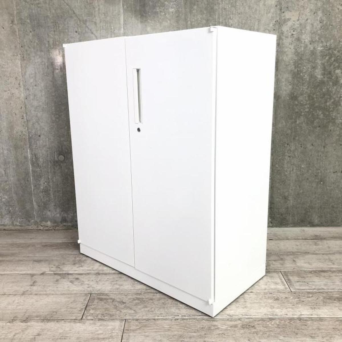 【在庫入替セール】■ウチダ(UCHIDA）製　HSシリーズ　両開きローキャビネット　W900×D450×H1110mm　■ホワイト　■ベース付　■シリンダー錠【A01026135】
                        HSシリーズ
                                    中古
            