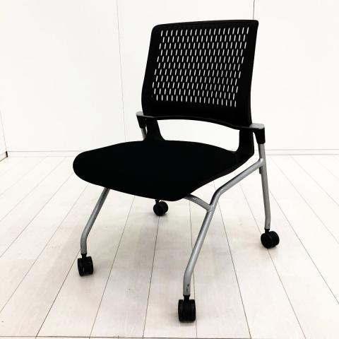 【586181】【高いデザイン性と長時間利用でも快適な座り心地のミーティングチェア！】■コクヨ(KOKUYO)製　オルディナ(Ordina)チェア　肘無しミーティングチェア　ネスティングチェア　■背面樹脂メッシュ×座面:ブラック　オフィスバスターズ　水戸サテライト　大子町　北茨城市　高萩市　日立市　常陸太田市　常陸大宮市　那珂市　東海村　ひたちなか市　城里町 水戸市　笠間市　茨城町　大洗町　小美玉市