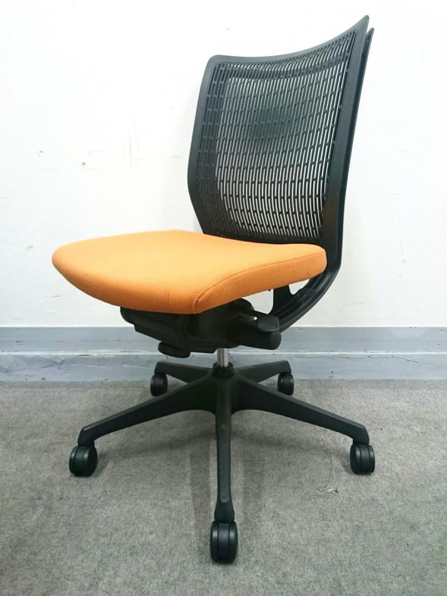 【4/23に4脚入荷予定！】[オレンジの座面で気分を明るく!!]オカムラ製　ヴィスコンテ
                        ヴィスコンテチェア
                                    中古
            