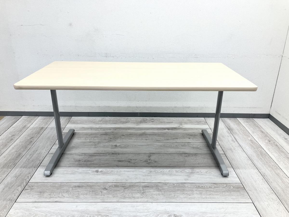 足元が広々使えるT字脚の木目テーブル#岐阜市 #大垣市 #各務原市 #多治見市 #羽島市 #一宮市 #名古屋市 #春日井市 #小牧市 #四日市市 #三重県 #滋賀県
                        8177シリーズ
                                    中古
            