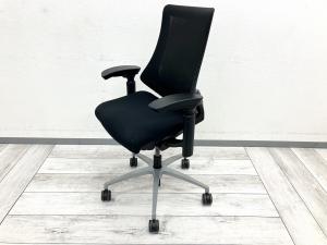 身体の動きにフィットするエフチェア
心地よいメッシュと充実の可動肘　#岐阜市 #大垣市 #各務原市 #多治見市 #羽島市 #一宮市 #名古屋市 #春日井市 #小牧市 #四日市市 #三重県 #滋賀県