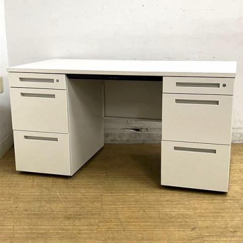 【在庫入替セール】イトーキ　CZRデスク　両袖机　W1400サイズ　ホワイト天板　配線カバー付き　鍵付き　シリンダー錠