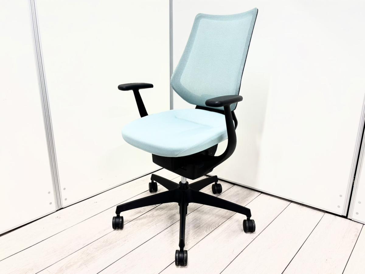 コクヨ　ing（イング） バーチカルタイプ　背：メッシュ　固定肘　アッシュターコイズ×ブラックフレーム×ブラック樹脂脚　オリジナリティあふれる逸品
                        イング バーチカル 樹脂
                                    中古
            