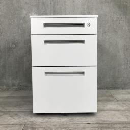 【デスク下の収納・書類管理に！使いやすさ抜群のキャスター付き３段ワゴン！！】■イトーキ(ITOKI)製　CZRシリーズ　３段ワゴン　デスクインワゴン　H600㎜　■キャスター付　■シリンダー錠　■ホワイト