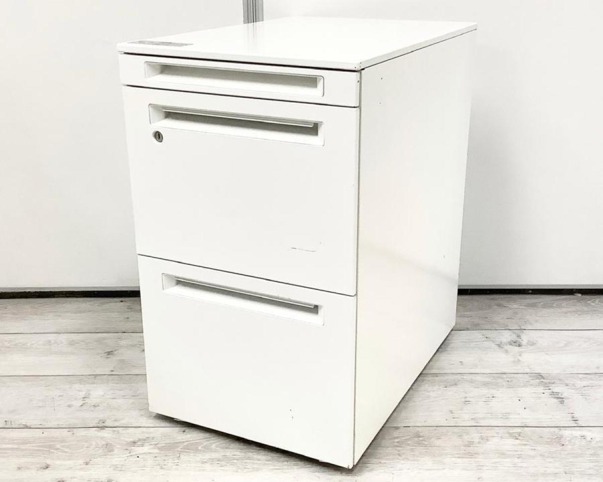 【575414】【スタイリッシュなデザインで使いやすい！】■オカムラ　アドバンスシリーズ　3段ワゴン　ホワイト　H650mm　オフィスバスターズ　水戸サテライト　大子町　北茨城市　高萩市　日立市　常陸太田市　常陸大宮市　那珂市　東海村　ひたちなか市　城里町 水戸市　笠間市　茨城町　大洗町　小美玉市
                        アドバンス
                                    中古
            