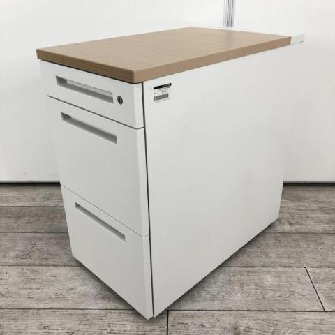 【578849】【デスクの拡張に！作業スペースと収納力を兼ね備えた便利アイテム！3段タイプの袖机！】■イトーキ（ITOKI）製　CZRシリーズ　脇机3段　■H720㎜　■シリンダー錠　■天板：木目調×ホワイト オフィスバスターズ　水戸サテライト　大子町　北茨城市　高萩市　日立市　常陸太田市　常陸大宮市　那珂市　東海村　ひたちなか市　城里町 水戸市　笠間市　茨城町　大洗町　小美玉市