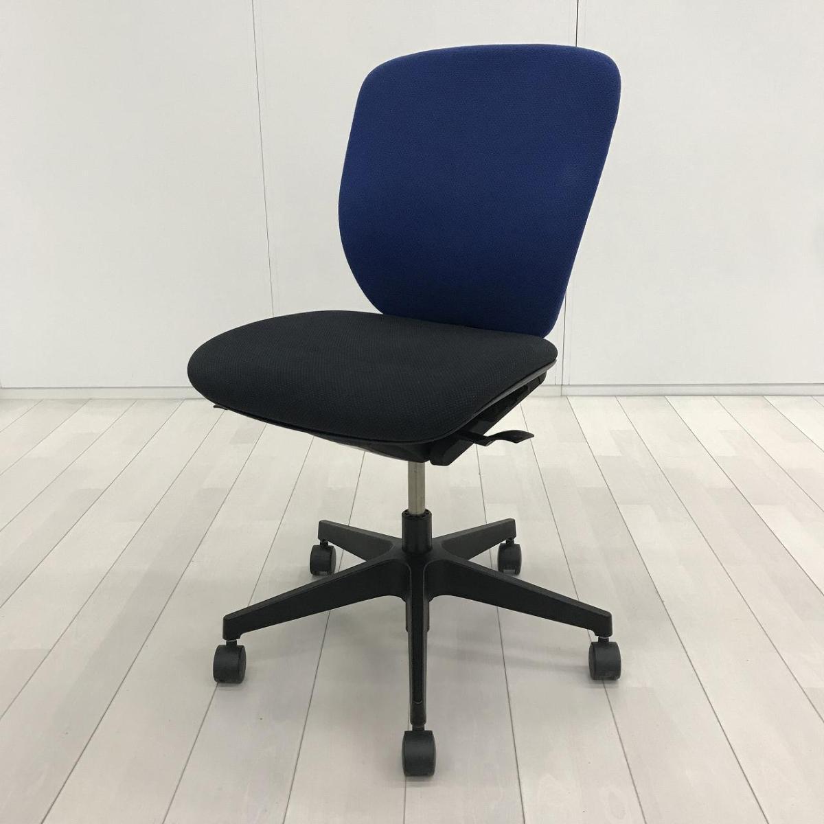 【一人ひとりにマッチする座り心地！ミドルクラスの定番チェア！】■イトーキ（ITOKI）製　プラオ（PRAO）チェア　肘無し　ローバック　背面:ストロングブルー/座面:ブラック
                        プラオチェア
                                    中古
            