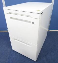 【使いやすさで選ぶならコレ！】■イトーキ製　3段ワゴン　ホワイト　H651mm　ハイワゴン　■幅広い取っ手で左右の利き手を問わず開け閉めしやすい！【インサイドワゴン】【ITOKI　CZR】