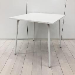 【カフェスペースにもフィットするオシャレなデザイン！】イトーキ製　角型テーブル　W750xD750xH720mm　ホワイト　4本脚　■ミーティングテーブル　正方形　スクエア【ITOKI　deco boco(デコボコ)】【ABW】