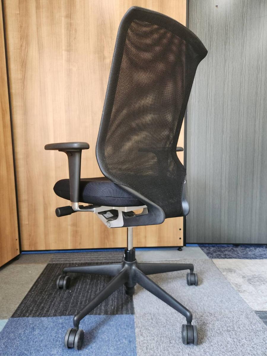 中古】メダ2チェア vitra/ヴィトラ 肘付ハイバックチェア 586658