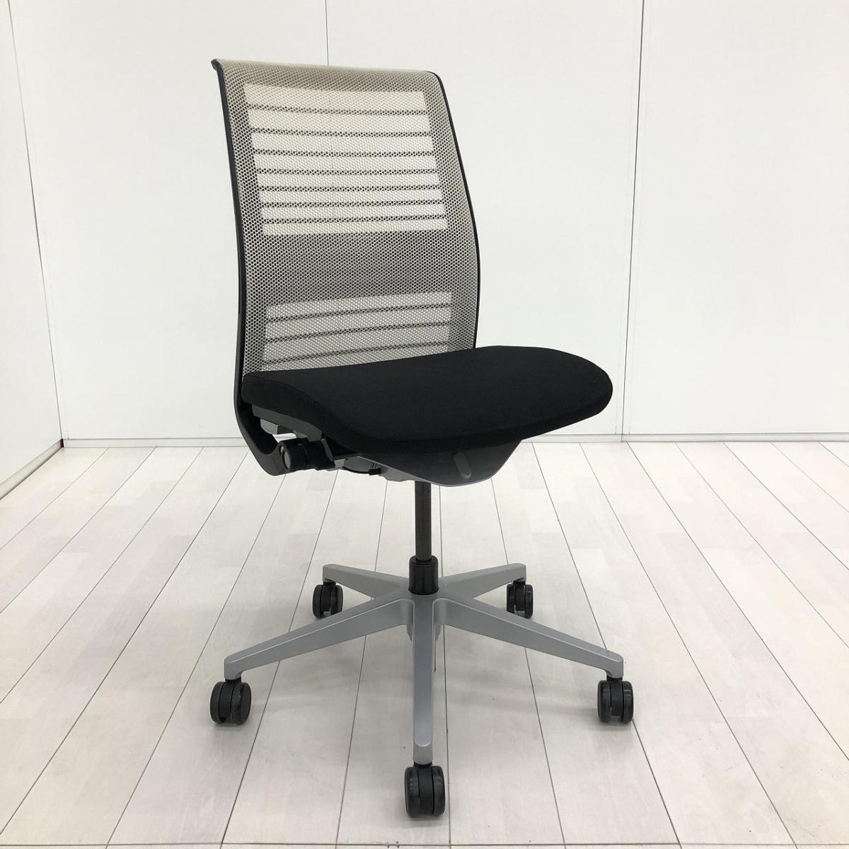 スチールケース　Think シンクチェア　背3Dニット　可動肘　メッシュチェア 送料無料】 スチールケース シンク Steelcase Think オフィスチェア 座