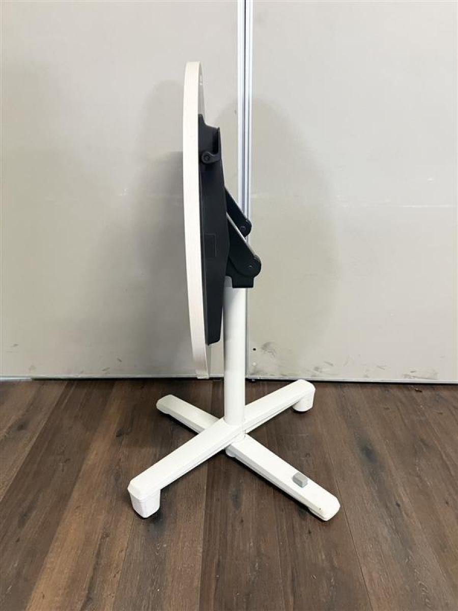 オカムラ　トレッセ　４つ足会議テーブル　Ｗ1800ｘ700　H720　白天板『中古良品』 オカムラ（okamura） トレッセ(tresse) 一覧 - 中古オフィス家具なら