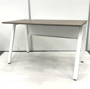 レア/未使用品/おすすめ　オカムラ（okamura）　ヴィラージュ（VILLAGE）　VD-Aデスク　平机・ワークテーブル　■W1200×D600㎜　■木目天板×ホワイト脚