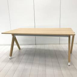 【使う時はしっかり、しまう時はコンパクト！オフィスの自由度を高めるフラップテーブル！】■コクヨ（KOKUYO）製　デイズオフィス　 ウッドチルトシリーズ　フラップタイプテーブル　ミーティングテーブル　W1600×D900×H720mm　■ 木目調　【関東倉庫在庫品】【弊社使用欄：A01067102】【HU】