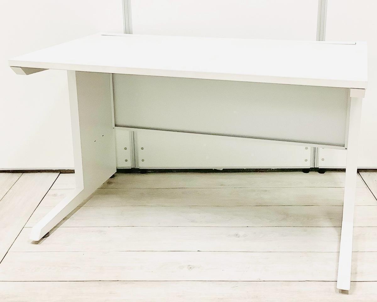 【大人気定番サイズ！】幅1200mm！広すぎず狭すぎないスタンダードな平机！引出無で足回り広々！■イトーキ/CZR/ホワイト【ID】
                        CZRデスク
                                    中古
            