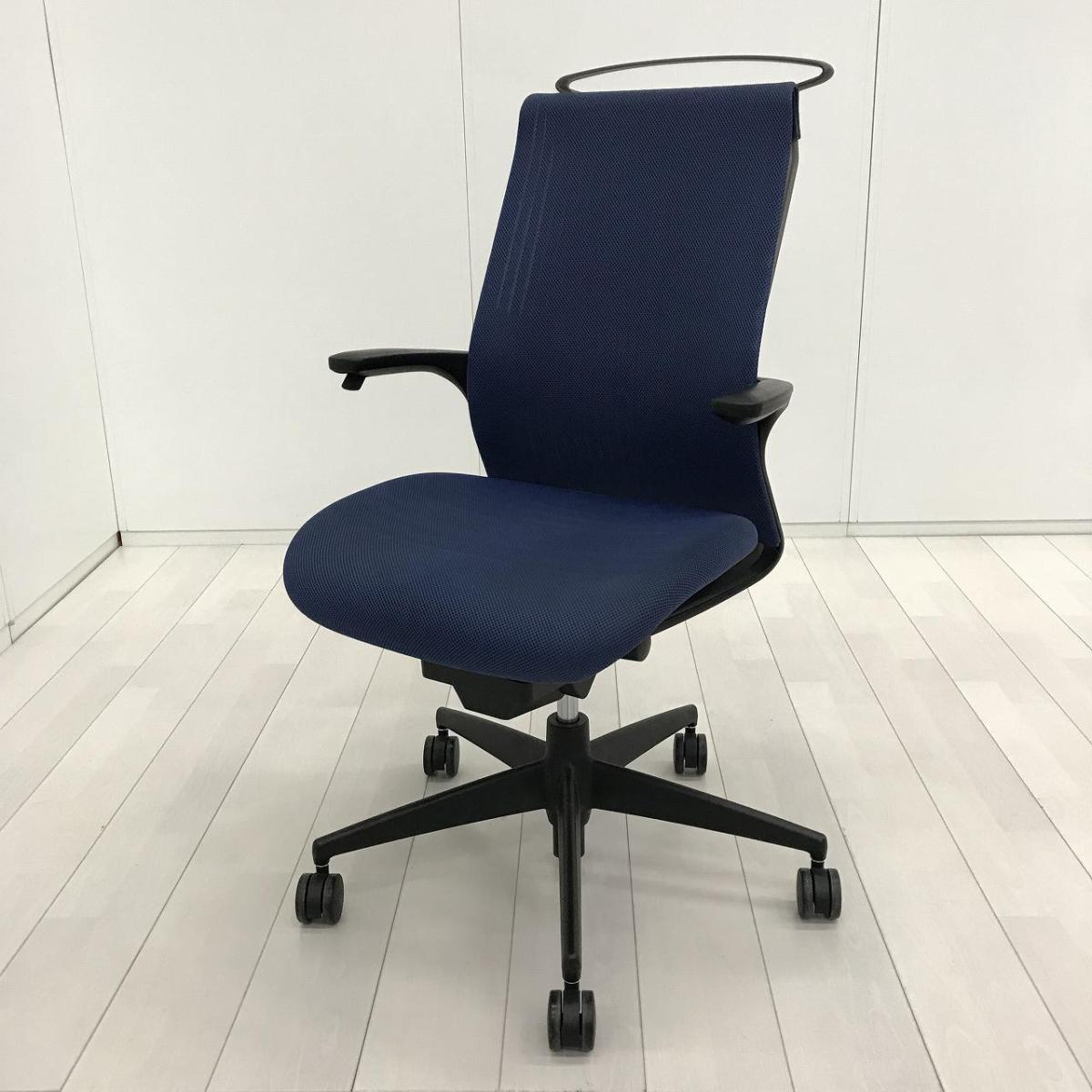 定番/機能性/大人気　■コクヨ（KOKUYO）製　エムフォー（M4）チェア　肘付　ハイバック　背面メッシュ　■固定肘　■インディゴブルー
                        M4 樹脂
                                    中古
            